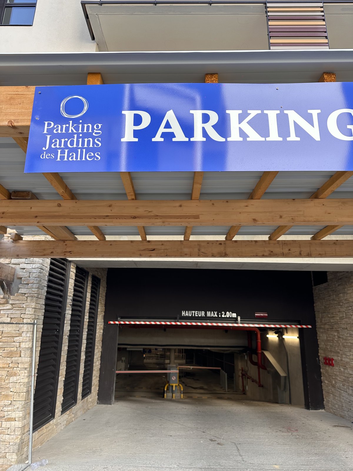 Entrée du parking Jardins des Halles